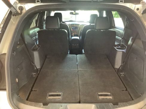 Used 2019 Ford Explorer XLT w/ Equipment Group 202A AWD/4WD image 20