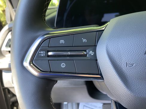 Used 2026 Chevrolet Traverse LT w/ Sun and Wheel Package FWD image 19