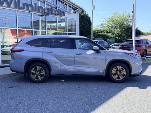 Used 2022 Toyota Highlander Bronze Edition AWD/4WD image 7