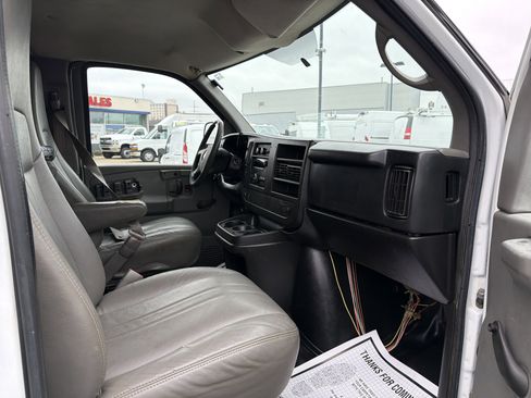 Used 2011 Chevrolet Express 2500 image 20