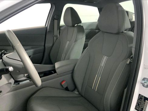 Used 2025 Hyundai Elantra SEL FWD image 22