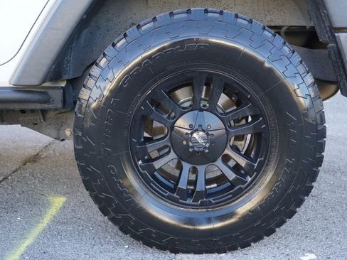 Used 2016 Jeep Wrangler Unlimited Sport AWD/4WD image 9