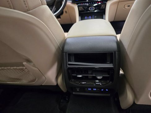 Used 2026 Jeep Grand Cherokee Limited w/ Limited Altitude Package AWD/4WD image 35
