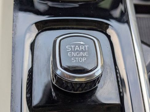 Certified 2023 Volvo S60 B5 Core image 34