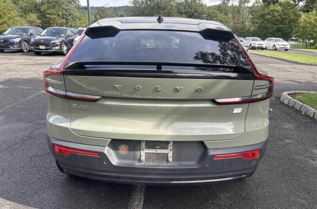 Used 2023 Volvo C40 P8 Recharge Plus w/ Climate Package AWD/4WD image 4