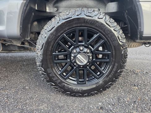 Used 2022 Ford F250 XLT w/ Black Appearance Package AWD/4WD image 18
