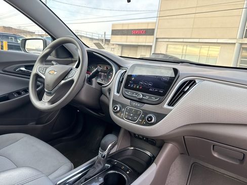 Used 2024 Chevrolet Malibu LT image 32