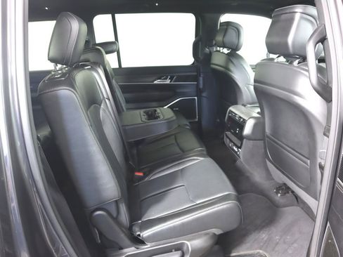 Used 2023 Jeep Wagoneer Series II w/ Premium Group I image 30