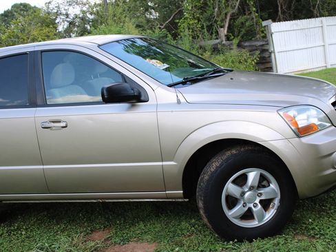 Used 2008 Kia Sorento 2WD image 4