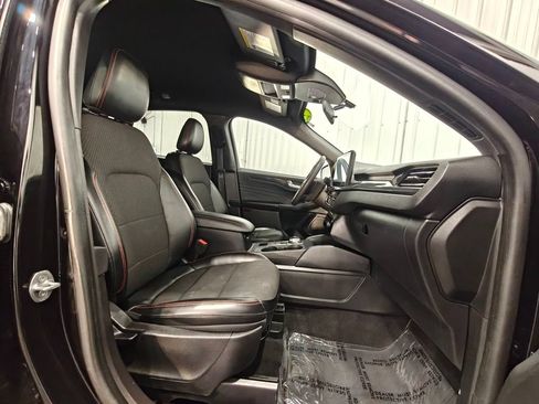 Used 2023 Ford Escape ST-Line w/ Tech Pack #1 AWD/4WD image 23