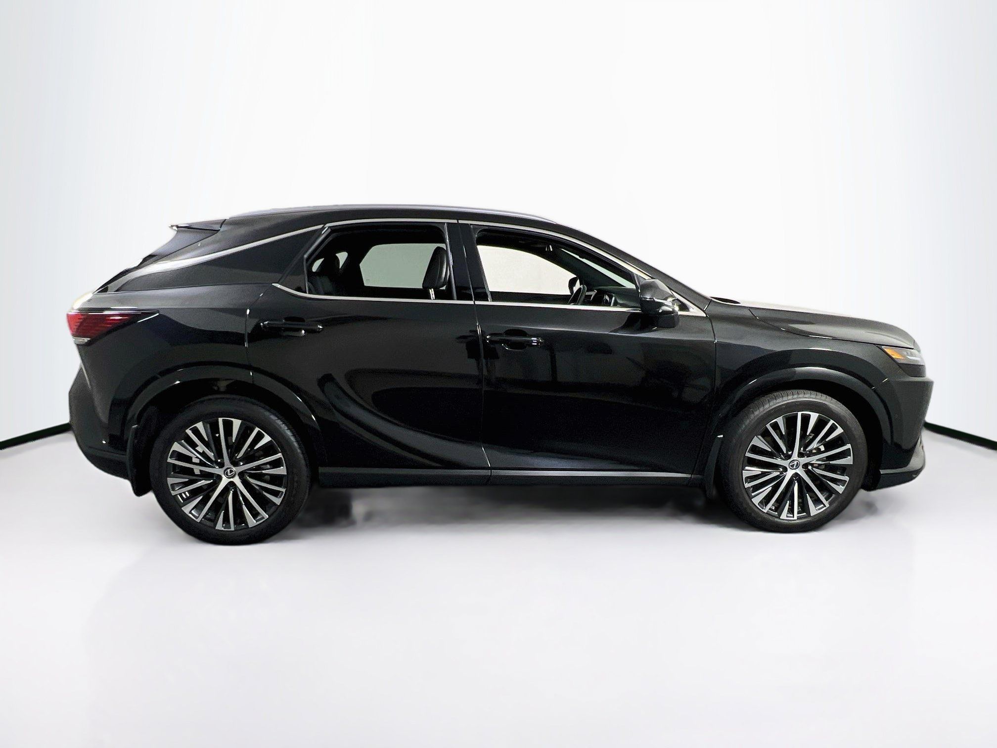 Used 2023 Lexus RX 350 Premium Plus w/ Accessory Package AWD/4WD image 4