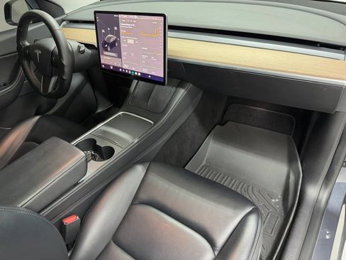 Used 2021 Tesla Model Y Long Range AWD/4WD image 9