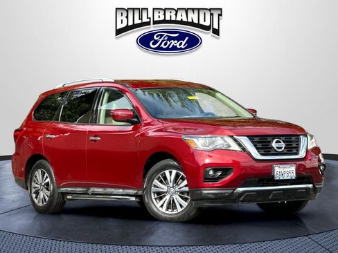 Used 2018 Nissan Pathfinder SV w/ SV Tech Package FWD image 1