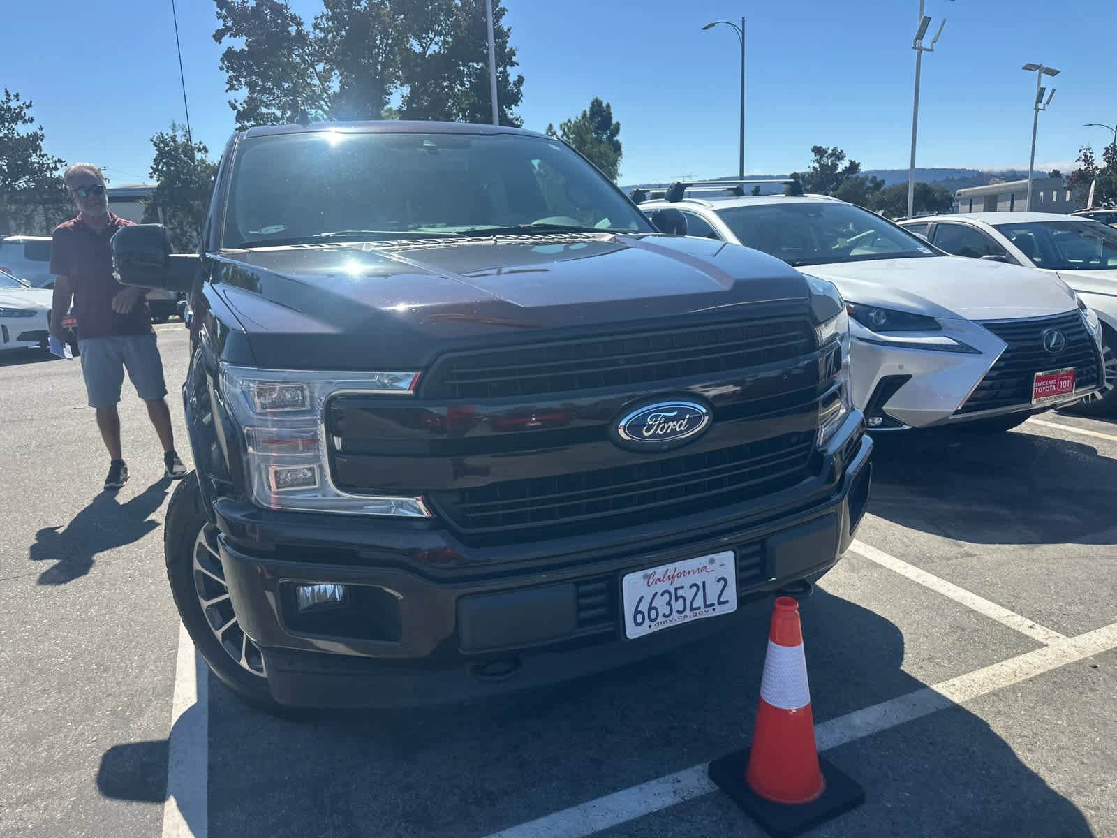 Used 2018 Ford F150 Lariat w/ Equipment Group 502A Luxury AWD/4WD image 4