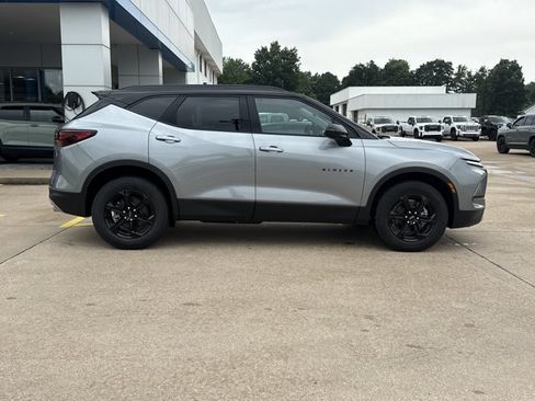New 2026 Chevrolet Blazer LT w/ Convenience Package AWD/4WD image 2