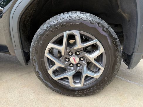 Used 2023 GMC Sierra 1500 SLT AWD/4WD image 38