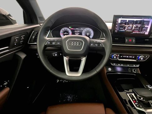 Used 2025 Audi Q5 2.0T Premium Plus w/ Premium Plus Package AWD/4WD image 6