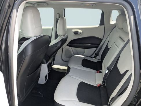 Used 2018 Jeep Compass Latitude w/ Popular Equipment Group FWD image 13