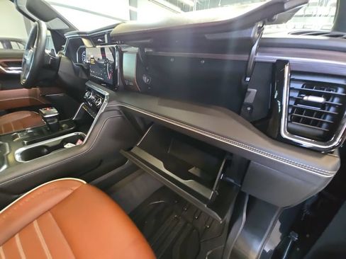 Used 2023 GMC Sierra 1500 Denali Ultimate AWD/4WD image 30