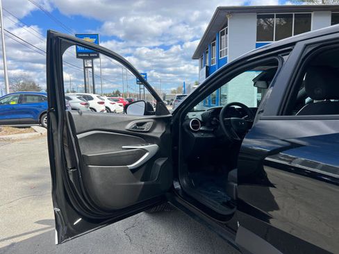 Certified 2024 Chevrolet Trax RS w/ Driver Confidence Package image 15