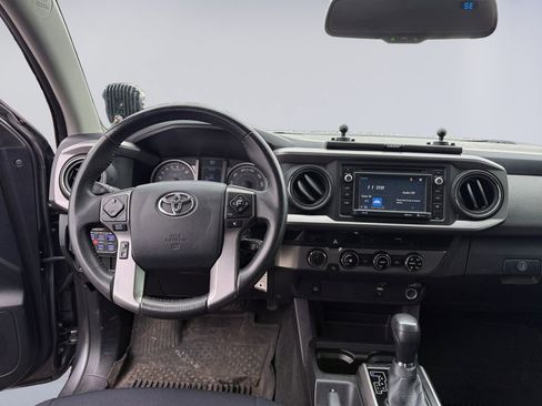 Used 2017 Toyota Tacoma SR5 w/ Tow Package image 13