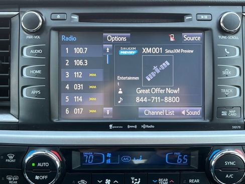 Used 2017 Toyota Highlander XLE image 31