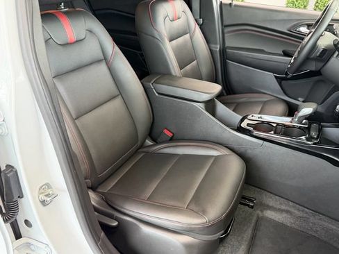 Certified 2025 Chevrolet Trax RS w/ Driver Confidence Package FWD image 16
