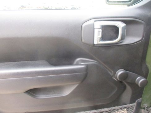 Used 2021 Jeep Wrangler Sport image 12