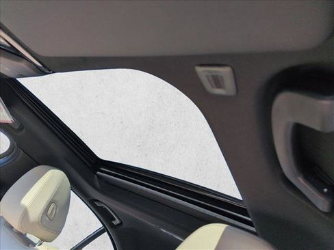 Used 2025 BMW 330i Sedan w/ Convenience Package RWD image 16