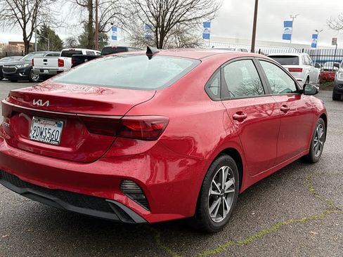 Used 2023 Kia Forte LXS w/ LXS Technology Package image 4