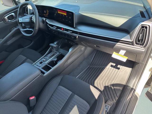 New 2026 Kia Sorento LX FWD image 16