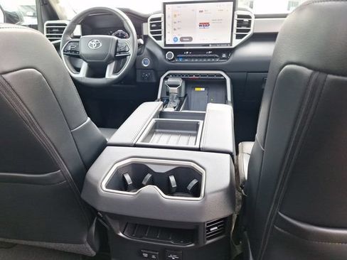 Used 2024 Toyota Tundra Limited AWD/4WD image 34
