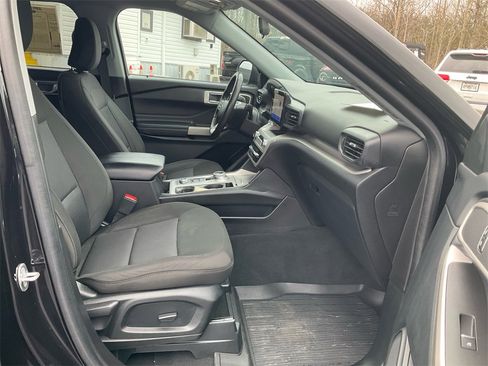 Certified 2022 Ford Explorer XLT image 12