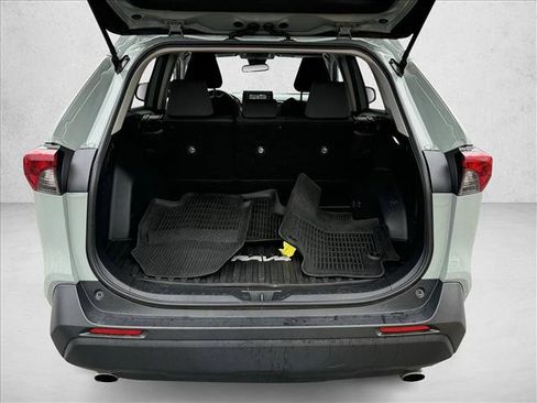 Used 2022 Toyota RAV4 XLE image 6