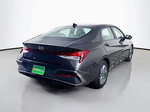Used 2024 Hyundai Elantra SEL FWD image 10