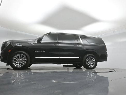 Used 2021 GMC Yukon XL Denali AWD/4WD image 51