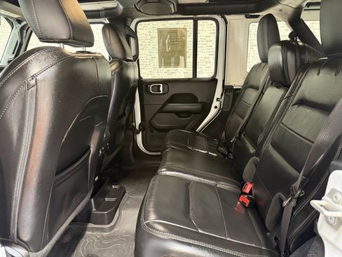 Used 2023 Jeep Wrangler Altitude image 14