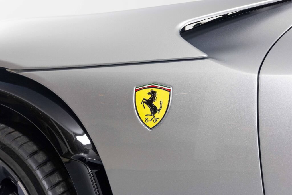 Used 2025 Ferrari Purosangue AWD/4WD image 25