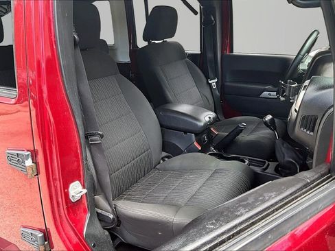 Used 2012 Jeep Wrangler Unlimited Sahara AWD/4WD image 25