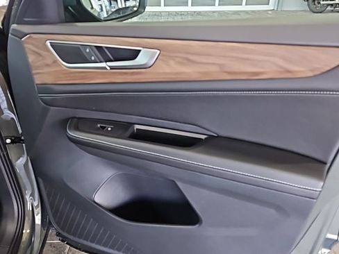 New 2026 Volkswagen Atlas SE image 11