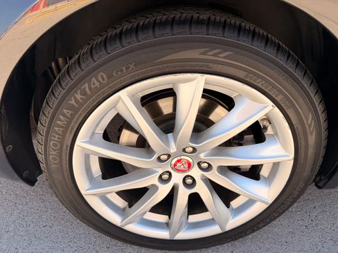 Used 2015 Jaguar XF Premium RWD image 48
