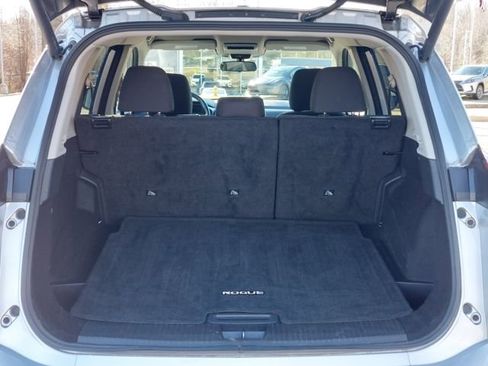 Used 2024 Nissan Rogue SV image 33