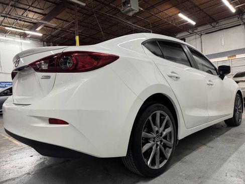 Used 2018 MAZDA MAZDA3 Touring image 8
