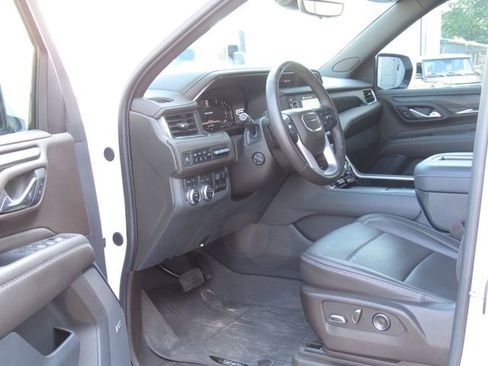 Used 2023 GMC Yukon Denali w/ Denali Reserve Package AWD/4WD image 9