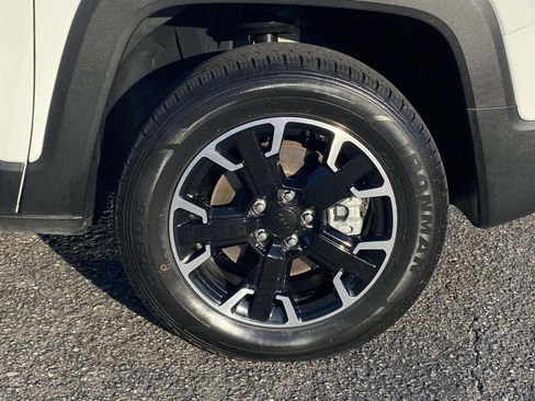 Used 2023 Jeep Renegade Trailhawk AWD/4WD image 11
