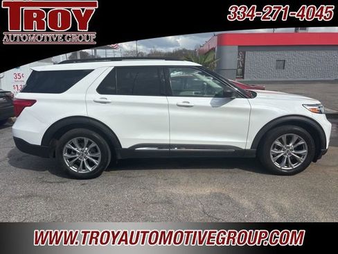 Used 2020 Ford Explorer XLT w/ Equipment Group 202A image 3