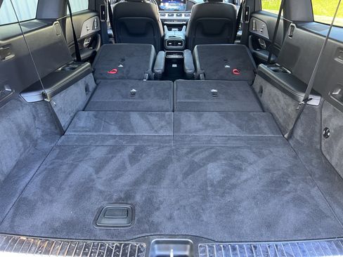 Used 2025 Mercedes-Benz GLS 450 4MATIC image 23
