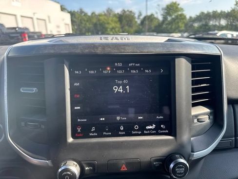 Used 2021 RAM 1500 Big Horn AWD/4WD image 36