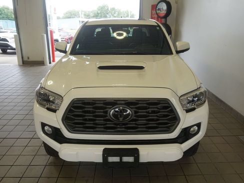 Used 2023 Toyota Tacoma TRD Sport w/ TRD Premium Sport Package AWD/4WD image 15