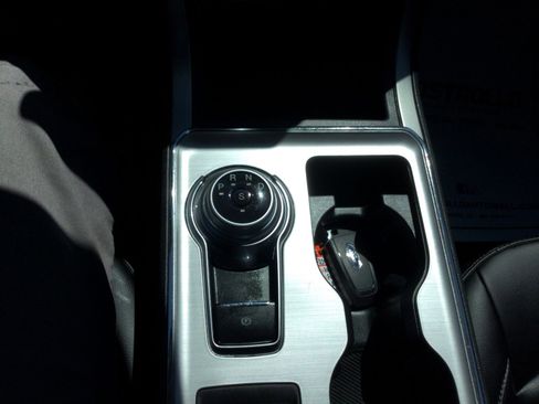 Used 2022 Ford Edge SEL image 12